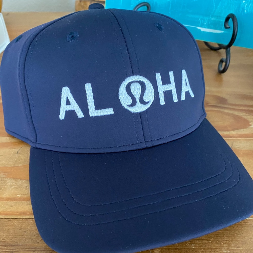 Rare LuLuLemon Aloha woman’s navy blue hat!